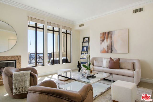 11847 Gorham Avenue, Los Angeles CA: https://media.crmls.org/mediaz/e2279e61-42df-4e56-ac3d-f2e84bce23a2.jpg