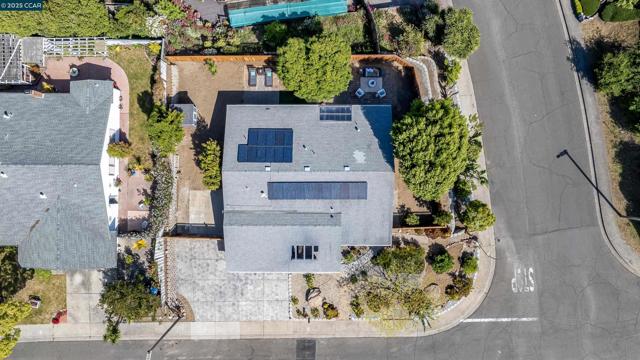 1400 Granada St, Vallejo CA: https://media.crmls.org/mediaz/e227a0c2-9eb0-4886-bad1-f52b3cc3be7a.jpg