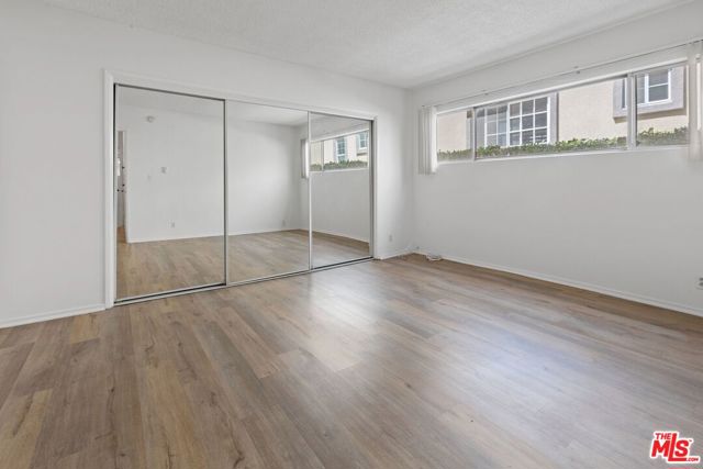 1852 Kelton Avenue, Los Angeles CA: https://media.crmls.org/mediaz/e227d568-5c6a-46c0-ba6c-dbef7ba6c053.jpg