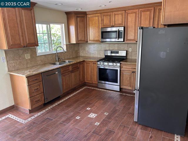 734 Bellflower St, Livermore CA: https://media.crmls.org/mediaz/e2282467-5a4f-4272-88a7-042fb5ad1f06.jpg