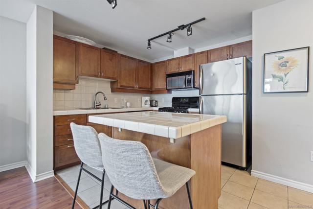 1240 India St, San Diego CA: https://media.crmls.org/mediaz/e2290ed2-38ed-44e6-a4f7-41647faea6cc.jpg