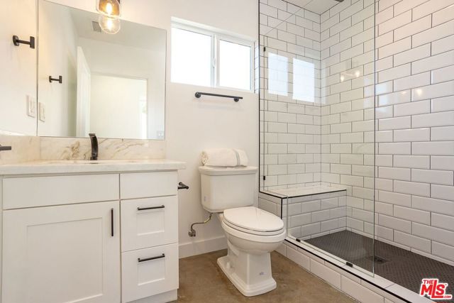 7413 Jamieson Avenue, Reseda CA: https://media.crmls.org/mediaz/e2294ac5-5977-49f5-b278-4842fe589c5d.jpg