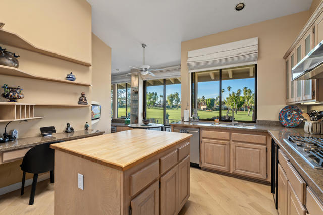 402 Running Springs Drive, Palm Desert, CA 92211