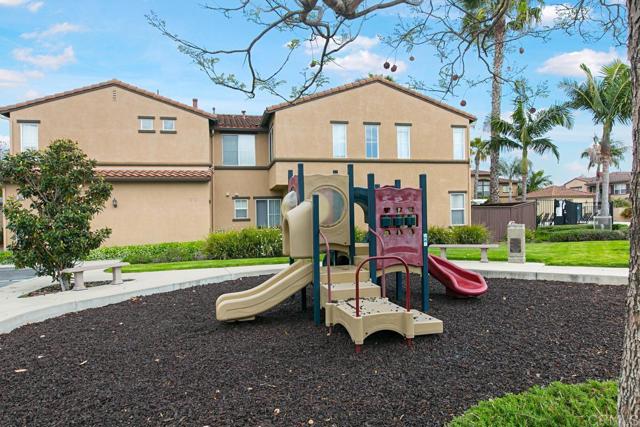 646 Sumner Way, Oceanside CA: https://media.crmls.org/mediaz/e229cc46-3673-49a8-a397-75a5da5b680d.jpg