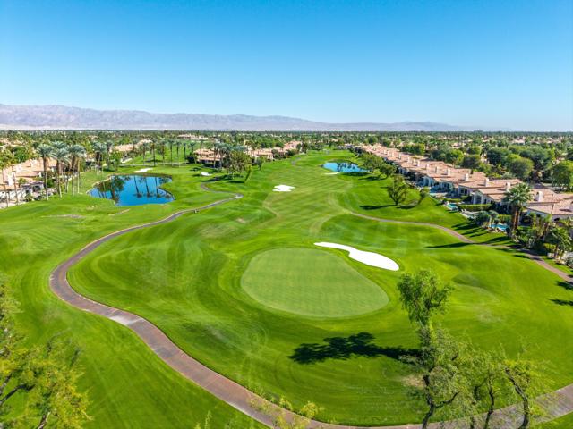 78700 Cabrillo Way, La Quinta CA: https://media.crmls.org/mediaz/e22a36a6-6633-4e8c-8d2f-3cf6e558bf49.jpg