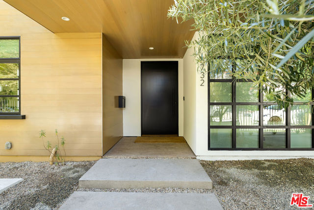 8732 Rangely Avenue, West Hollywood CA: https://media.crmls.org/mediaz/e22a424d-05b7-42a6-90d3-ce8dcb56fca4.jpg
