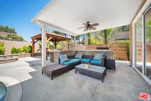 11501 Trailrun Court, Riverside CA: https://media.crmls.org/mediaz/e22b2639-c8dd-4a4b-beb0-f44d8743c670.jpg