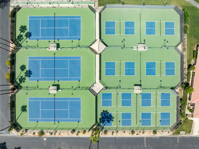 40 Joya Drive, Palm Desert CA: https://media.crmls.org/mediaz/e22b70af-39b4-4292-845a-14df78a4b9a1.jpg