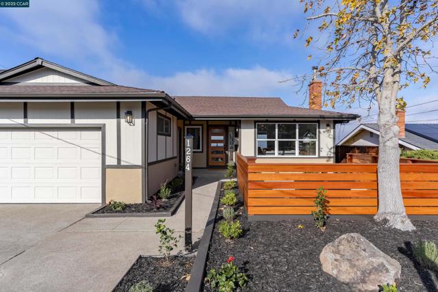 1264 Belfair Dr, Pinole CA: https://media.crmls.org/mediaz/e22b70ea-f0bd-4305-93b7-d36ede180324.jpg