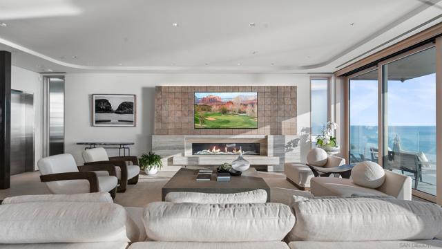 1230 Neptune Ave, Encinitas CA: https://media.crmls.org/mediaz/e22bca7f-80b9-4a05-b2bb-acb66b0b55a8.jpg