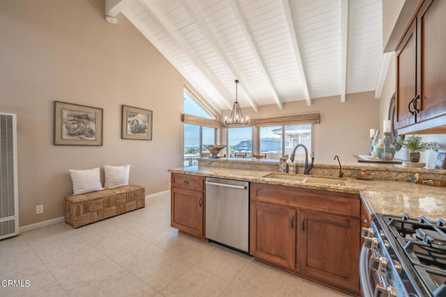 Detail Gallery Image 27 of 62 For 1129 Dover Ln, Ventura,  CA 93001 - 4 Beds | 2/2 Baths