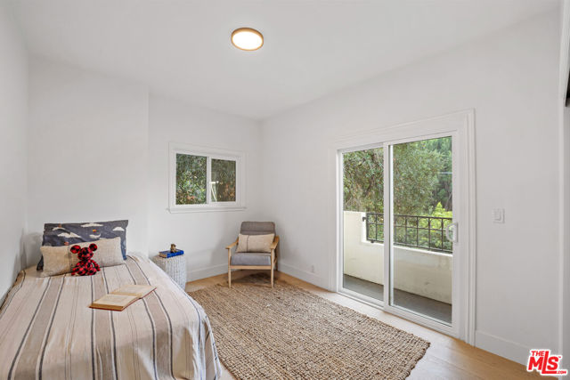 4148 Sunswept Drive, Studio City CA: https://media.crmls.org/mediaz/e22df469-cf6d-4e99-b30d-d05d24d1cc69.jpg