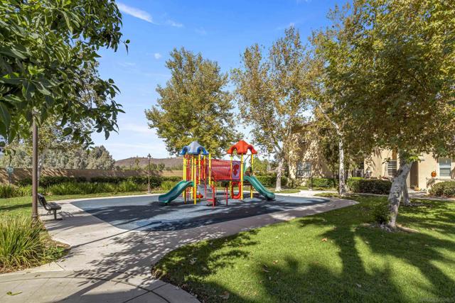 1800 E Lakeshore 1212, Lake Elsinore CA: https://media.crmls.org/mediaz/e22e417d-f1fc-4eb9-9c9a-c7599578bcdb.jpg