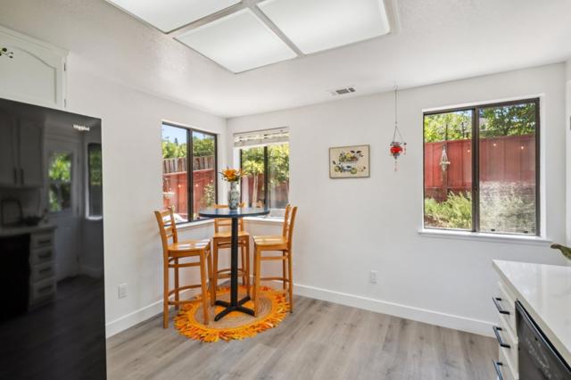 290 Bridgeside Circle, Danville CA: https://media.crmls.org/mediaz/e22e6ac4-6115-426f-9985-eadb4c9fd0cf.jpg