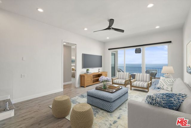 18103 Coastline Drive, Malibu CA: https://media.crmls.org/mediaz/e22ecee1-e6c6-45f8-b2da-b37a3c601951.jpg