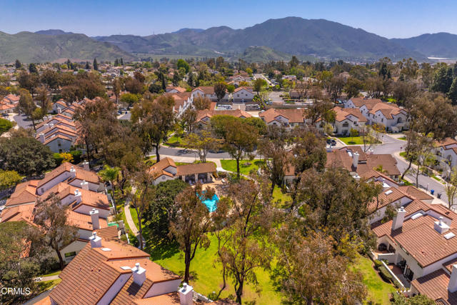 1404 Calle Lozano, Camarillo CA: https://media.crmls.org/mediaz/e22ed19b-e84b-40d9-9298-d85fac446941.jpg