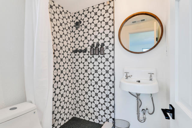 Image 50 of 83 For 59800 Onaga Trail