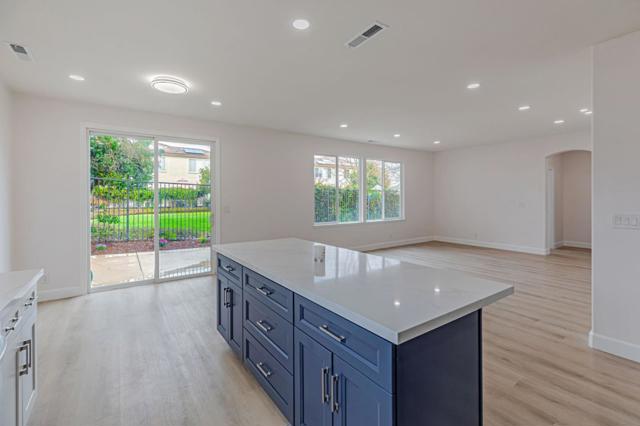 9135 Desiderio Way, Gilroy CA: https://media.crmls.org/mediaz/e22f8341-feb3-42d0-923a-d9ea0e1f2175.jpg