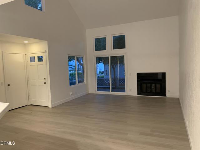 Detail Gallery Image 2 of 12 For 639 N Springbrook #48,  Irvine,  CA 92614 - 2 Beds | 2 Baths