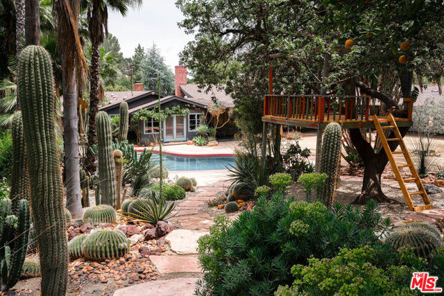 4078 Mandeville Canyon Rd. Road, Los Angeles CA: https://media.crmls.org/mediaz/e230ab0b-9f2e-4192-985c-f036e5f5d619.jpg