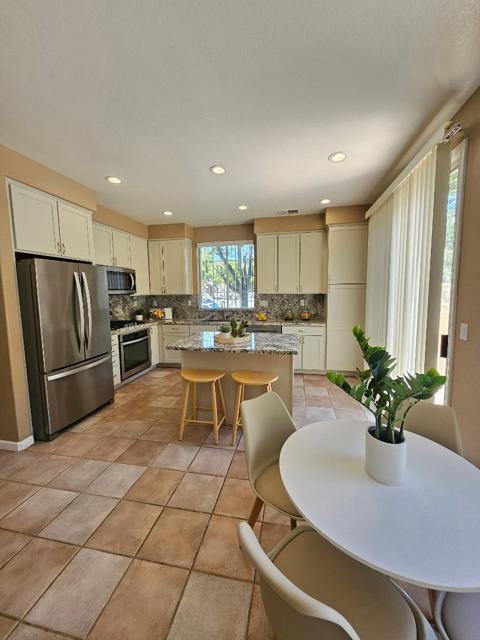 2829 Rubino Circle, San Jose CA: https://media.crmls.org/mediaz/e2311c7a-f77d-48bb-9efd-d9e8bb65dfaf.jpg