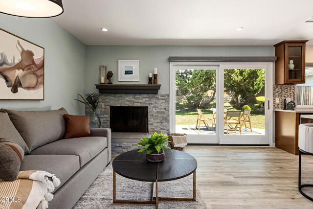 2365 Henrietta Avenue, La Crescenta CA: https://media.crmls.org/mediaz/e231293e-3c28-43d8-9614-e2dd26cf89a9.jpg