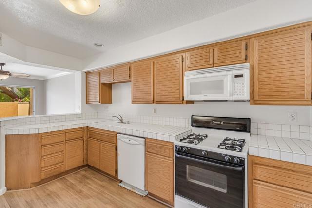 Detail Gallery Image 14 of 37 For 421 S Rosemary Ln, Anaheim Hills,  CA 92808 - 2 Beds | 2/1 Baths