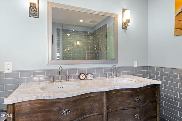 1052 New York Drive, Altadena CA: https://media.crmls.org/mediaz/e2339da0-40f5-40f0-9710-ad5514f9ff8b.jpg