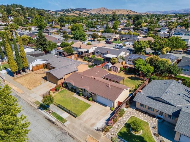 1239 Swaner Drive, Gilroy CA: https://media.crmls.org/mediaz/e233bad5-3ac7-43b4-9da8-3ead7d8aeeaf.jpg
