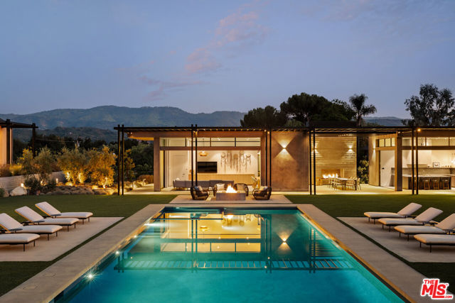 1225 Shippee Lane, Ojai CA: https://media.crmls.org/mediaz/e234380a-6d08-40ec-9589-4ad99c8c64b2.jpg