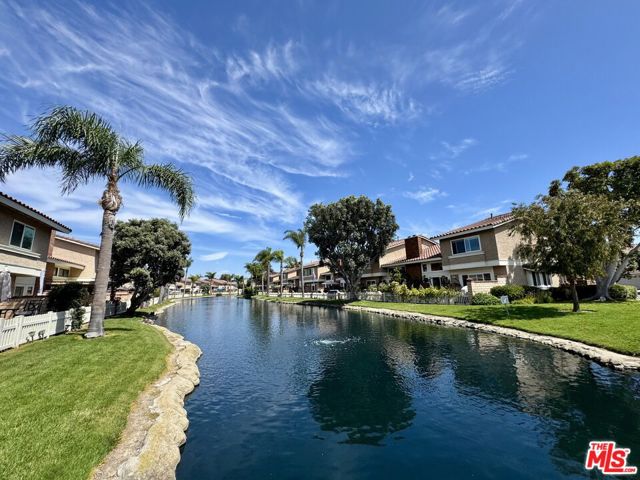 7756 Sailboat Circle, Huntington Beach CA: https://media.crmls.org/mediaz/e2343c0e-715e-4318-ad64-f8889a01a8e4.jpg