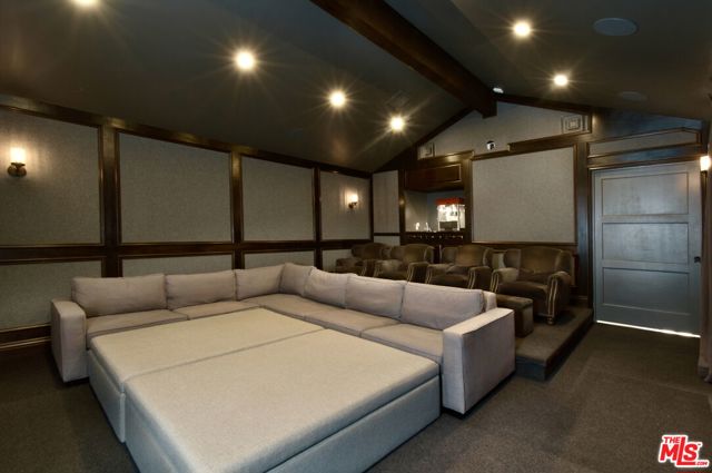4277 Beck Avenue, Studio City CA: https://media.crmls.org/mediaz/e23461ee-9236-48fd-94a1-06ce75ffca6b.jpg