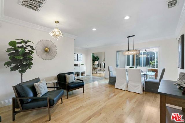 2700 Coolidge Avenue, Los Angeles CA: https://media.crmls.org/mediaz/e23580db-c394-4c23-acc9-034c72b718fb.jpg