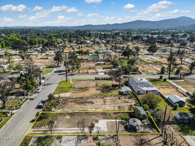 2669 Glen Ave, Altadena CA: https://media.crmls.org/mediaz/e2366925-d7da-4f69-96b1-51085251247e.jpg