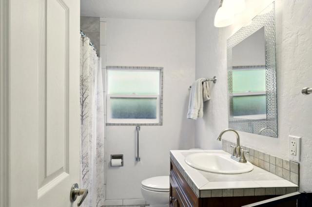 640 17th Avenue, Santa Cruz CA: https://media.crmls.org/mediaz/e236e865-2210-4551-b8a1-53f1f9921306.jpg