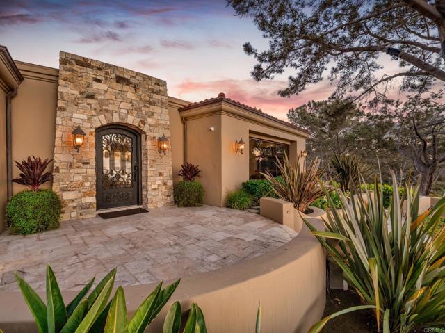 271 Ocean View Ave, Del Mar CA: https://media.crmls.org/mediaz/e236f86a-3547-40a9-ab87-f0b47934041b.jpg