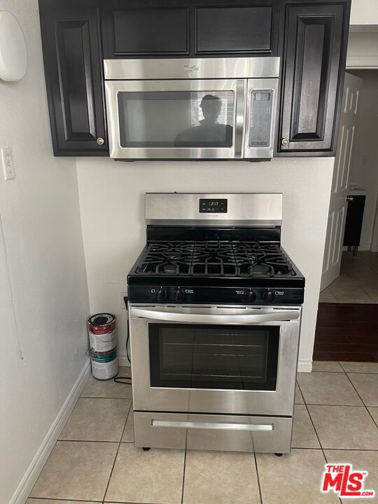 1406 2nd Avenue, Los Angeles CA: https://media.crmls.org/mediaz/e2377daf-7917-45d3-a327-ca2550e71760.jpg