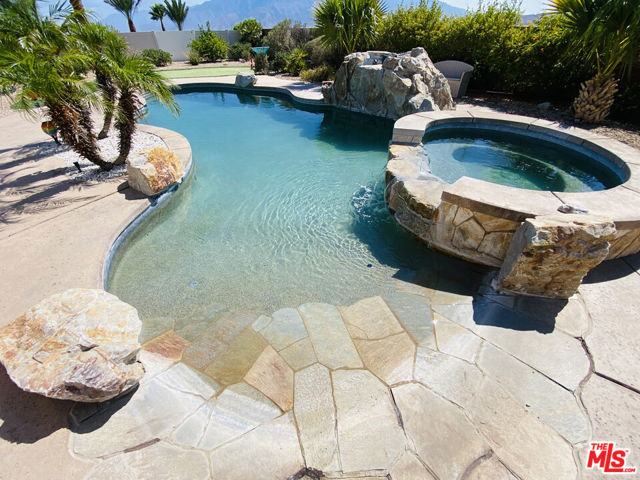 64025 Dolomite Court, Desert Hot Springs CA: https://media.crmls.org/mediaz/e2379799-bddd-4116-be63-68a78f7d5281.jpg