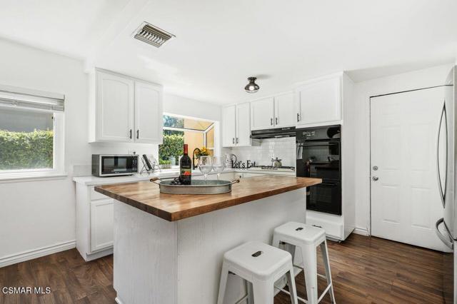 2142 Atwater Avenue, Simi Valley CA: https://media.crmls.org/mediaz/e23863cc-4257-4019-948b-fb22f5808c07.jpg