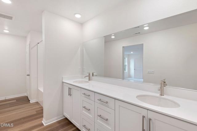 16-web-or-mls-16 - Primary Bathroom