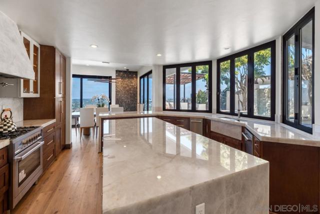 6675 Caminito Lindrick, La Jolla CA: https://media.crmls.org/mediaz/e238f7b3-a590-4449-a57b-7322f0b4c5b5.jpg