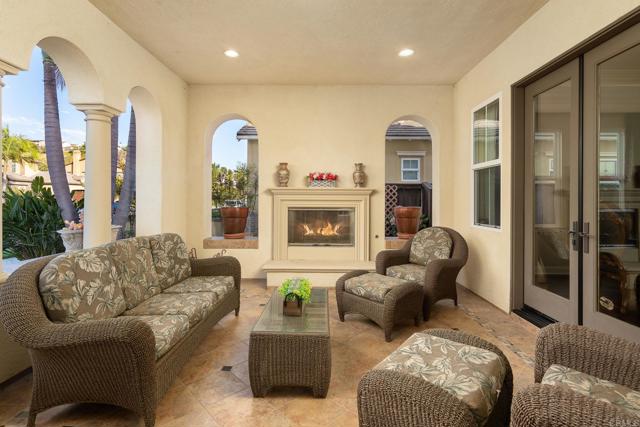 6767 Malachite Place, Carlsbad CA: https://media.crmls.org/mediaz/e239e8cf-7a88-43b1-a815-9a886ca5ed8c.jpg