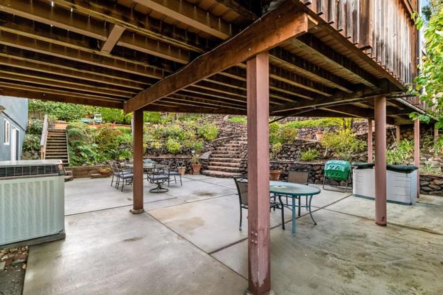 3848 Vineyard Drive, Redwood City CA: https://media.crmls.org/mediaz/e239f808-f684-4a97-bd0f-8db67d3b7e10.jpg
