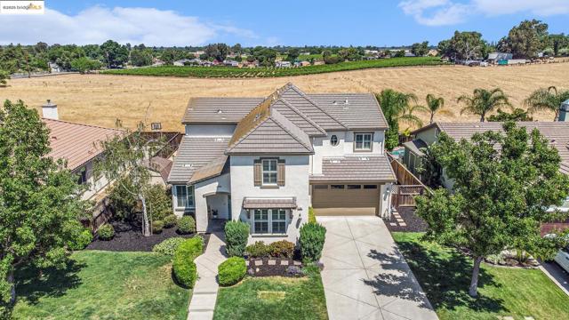 583 Sawgrass Way, Oakley CA: https://media.crmls.org/mediaz/e23a356f-ca45-4141-963b-9953d8c47b04.jpg