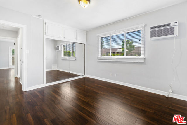 920 Westbourne Drive, West Hollywood CA: https://media.crmls.org/mediaz/e23a87ef-0d79-4289-946a-a8d19d0cb032.jpg