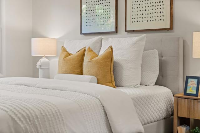 332 Camino Al Lago, Menlo Park CA: https://media.crmls.org/mediaz/e23aabb1-aee5-4938-8ef0-960332df09ec.jpg