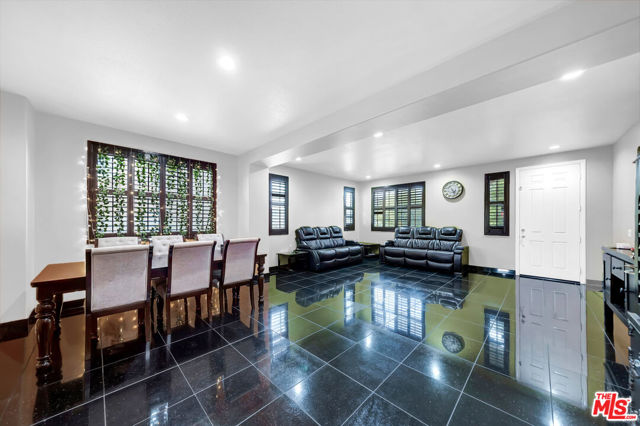 15624 Derrico Lane, Canyon Country CA: https://media.crmls.org/mediaz/e23b1cbe-1b98-4b7d-b931-77450d218aff.jpg
