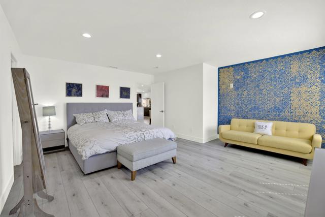 17351 Saint Andrews Dr, Poway CA: https://media.crmls.org/mediaz/e23ba726-216a-4dc2-9b11-f250d718d475.jpg