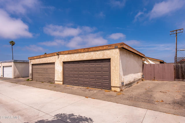 2141 Ventura Road, Oxnard CA: https://media.crmls.org/mediaz/e23be74b-cfc5-4517-bccb-78666c1e57c0.jpg