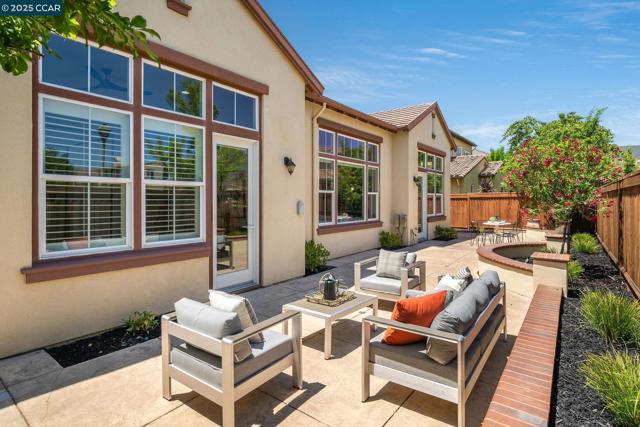 3467 Cashmere Street, Danville CA: https://media.crmls.org/mediaz/e23bfabe-aefe-4fe6-aa7a-340251c4e7c5.jpg